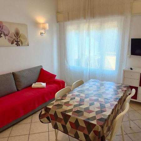 Residence Hotel Vittoria Tirrenia Buitenkant foto