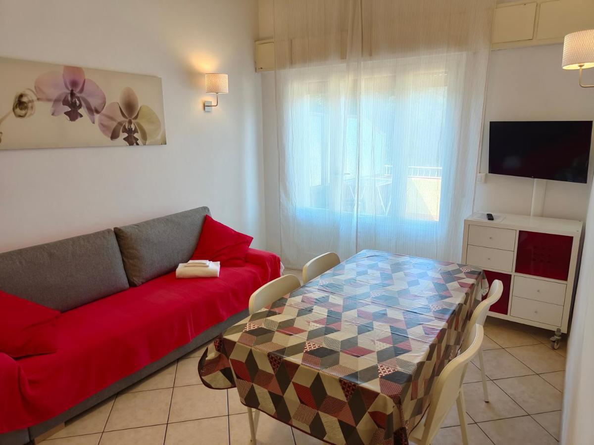 Residence Hotel Vittoria Tirrenia Buitenkant foto
