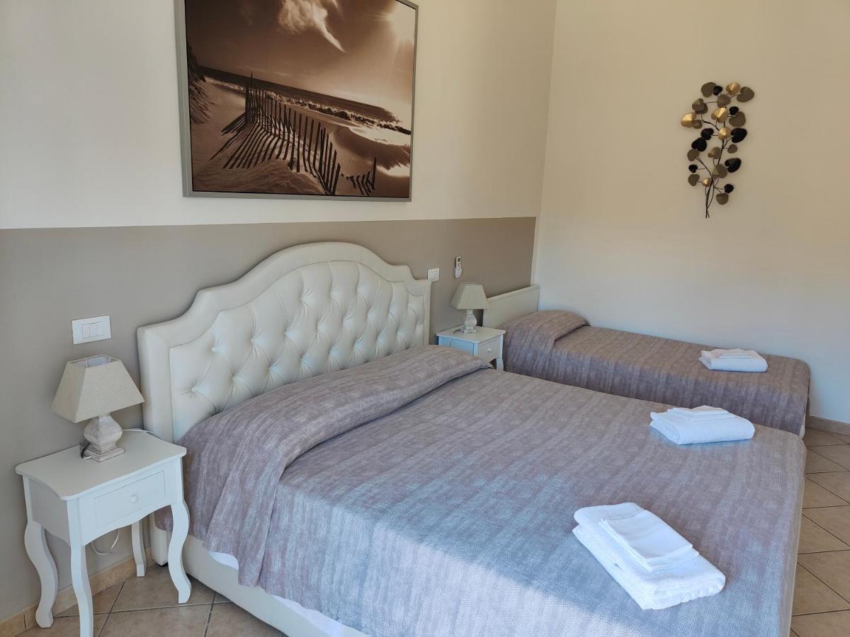 Residence Hotel Vittoria Tirrenia Buitenkant foto