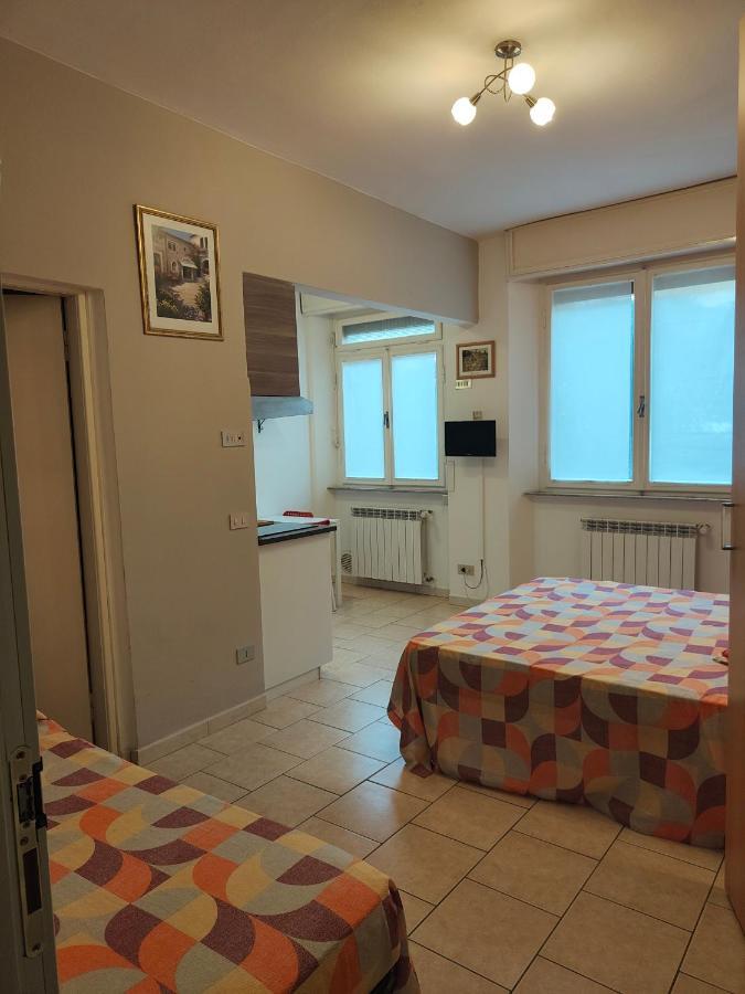 Residence Hotel Vittoria Tirrenia Buitenkant foto
