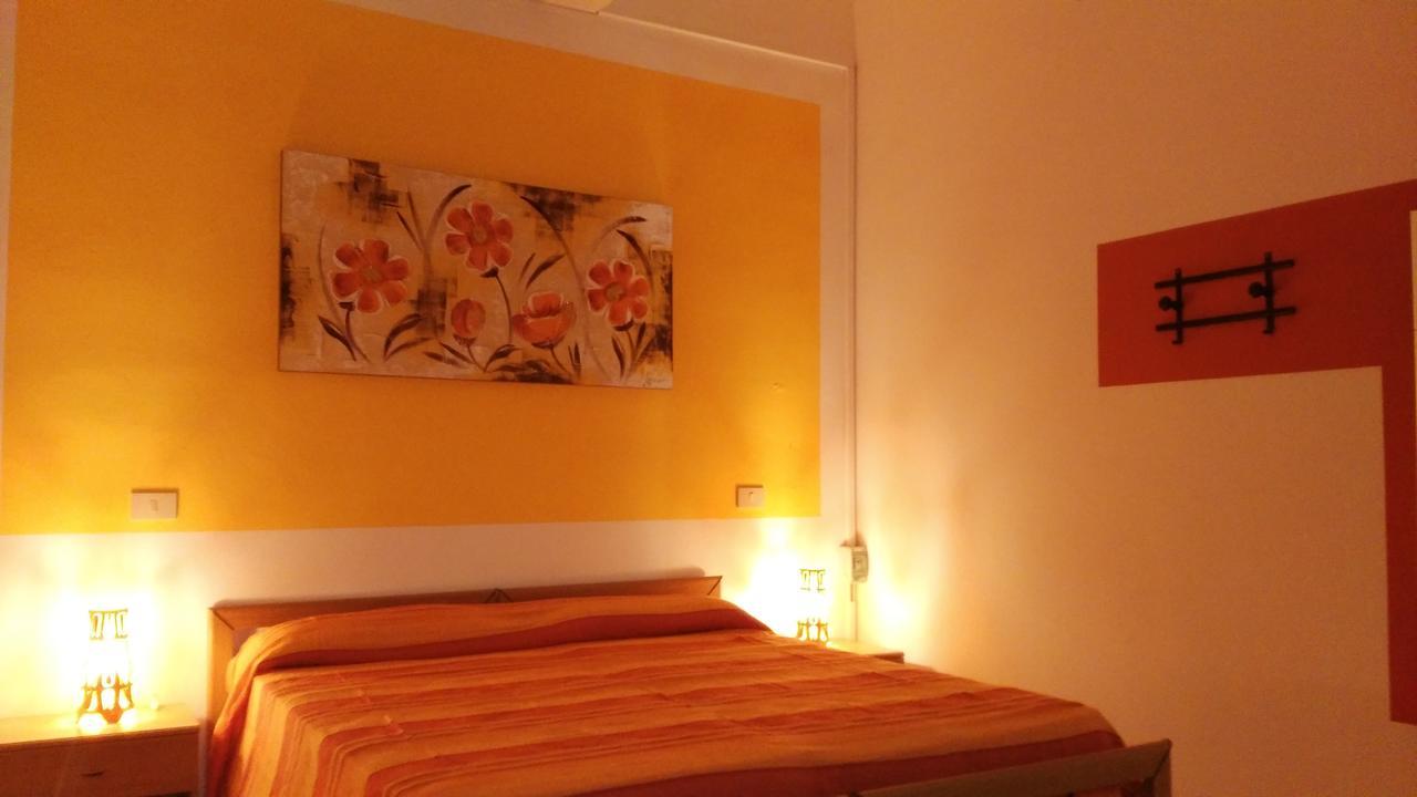 Residence Hotel Vittoria Tirrenia Buitenkant foto