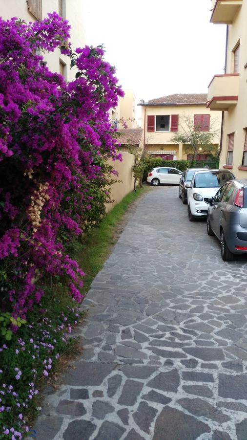Residence Hotel Vittoria Tirrenia Buitenkant foto