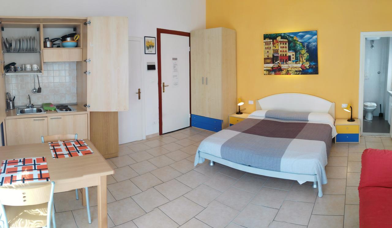Residence Hotel Vittoria Tirrenia Buitenkant foto