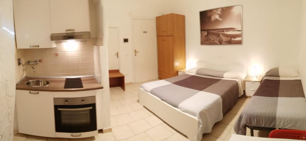 Residence Hotel Vittoria Tirrenia Buitenkant foto