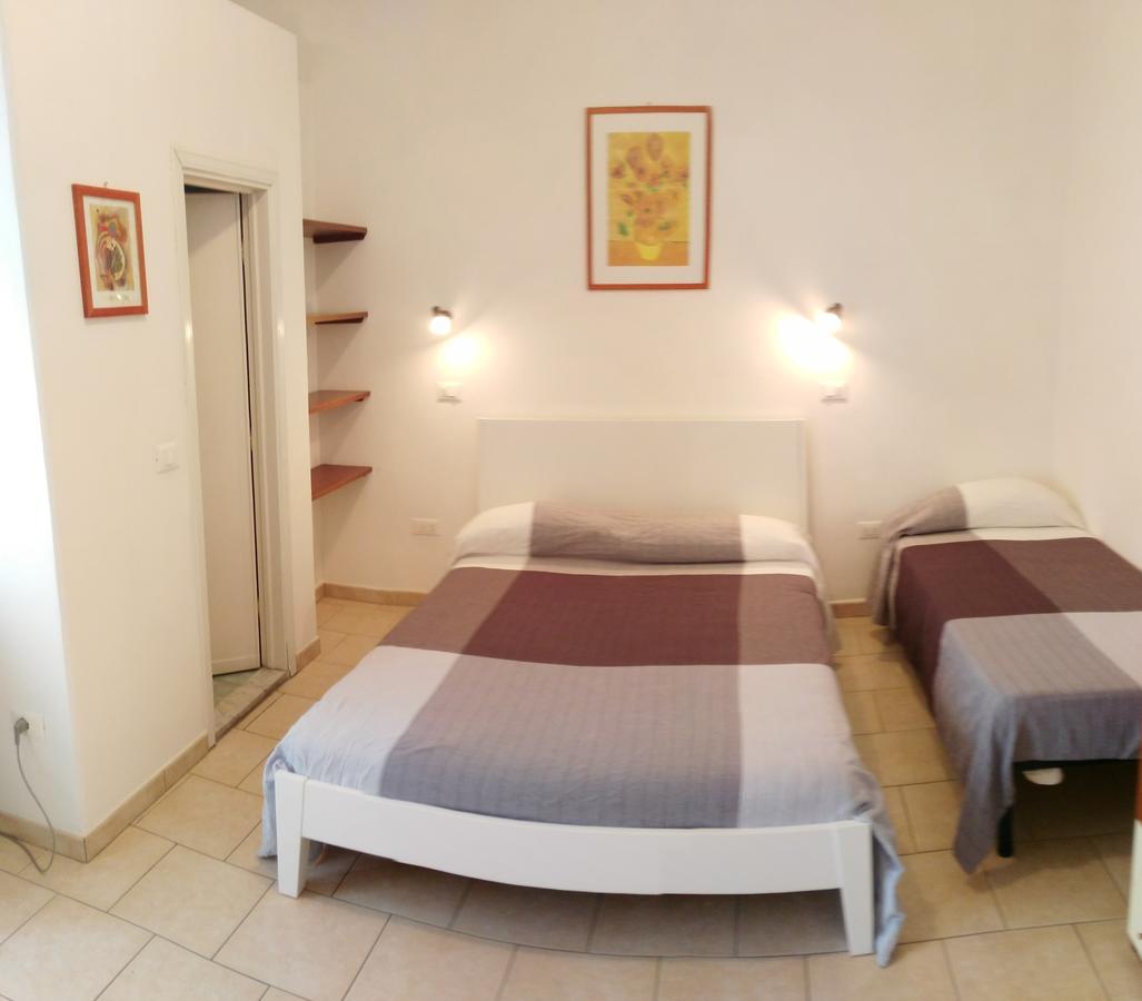 Residence Hotel Vittoria Tirrenia Buitenkant foto