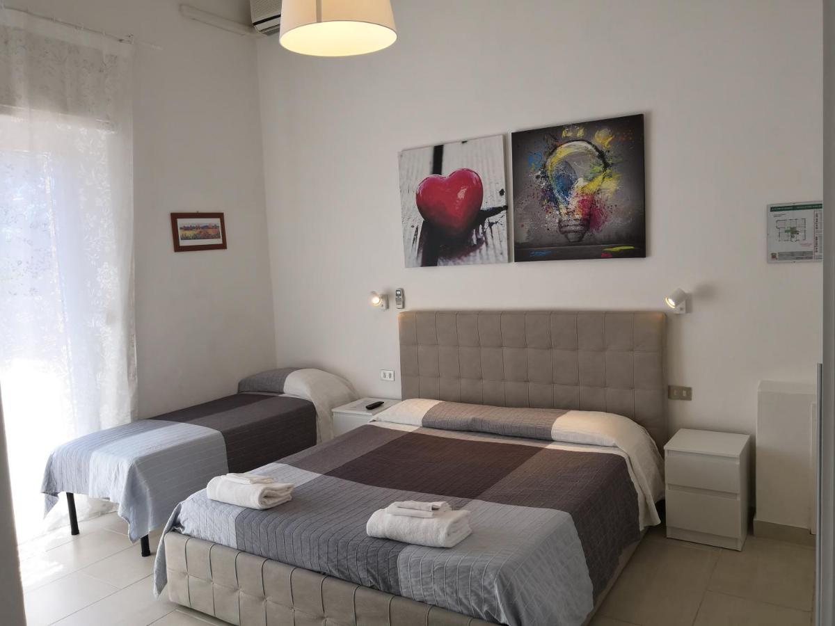 Residence Hotel Vittoria Tirrenia Buitenkant foto