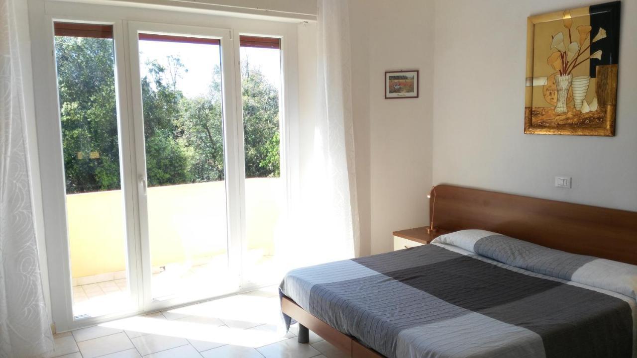 Residence Hotel Vittoria Tirrenia Buitenkant foto