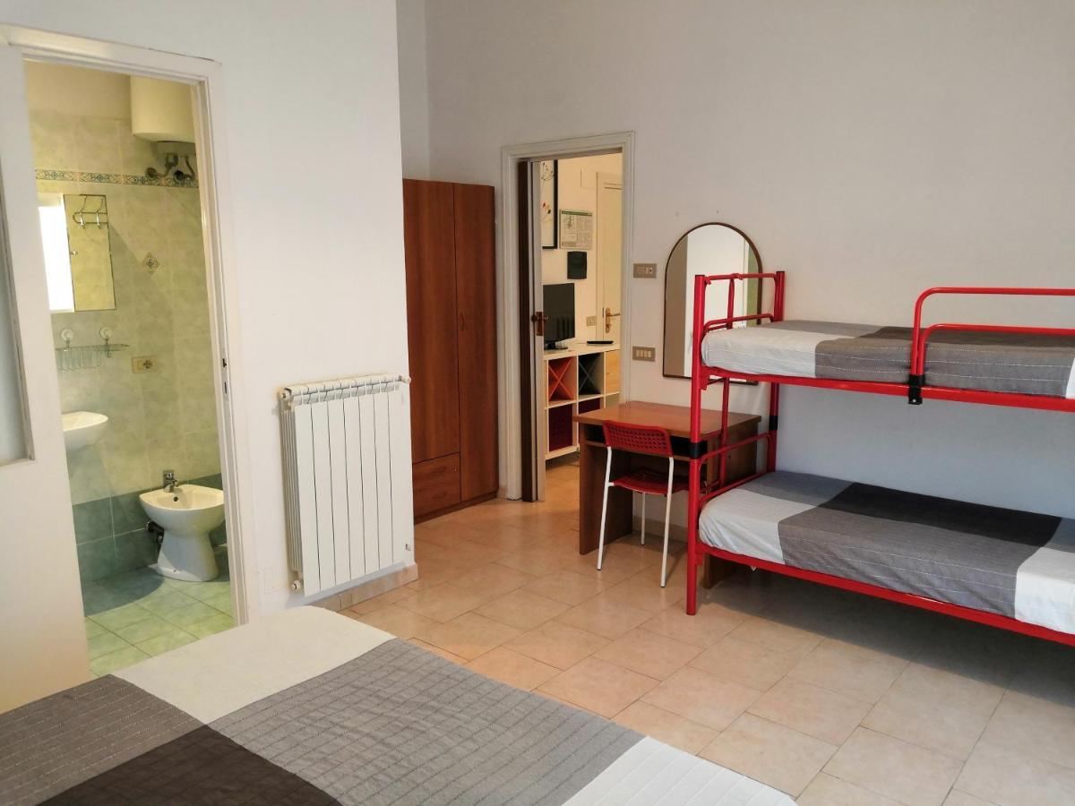 Residence Hotel Vittoria Tirrenia Buitenkant foto